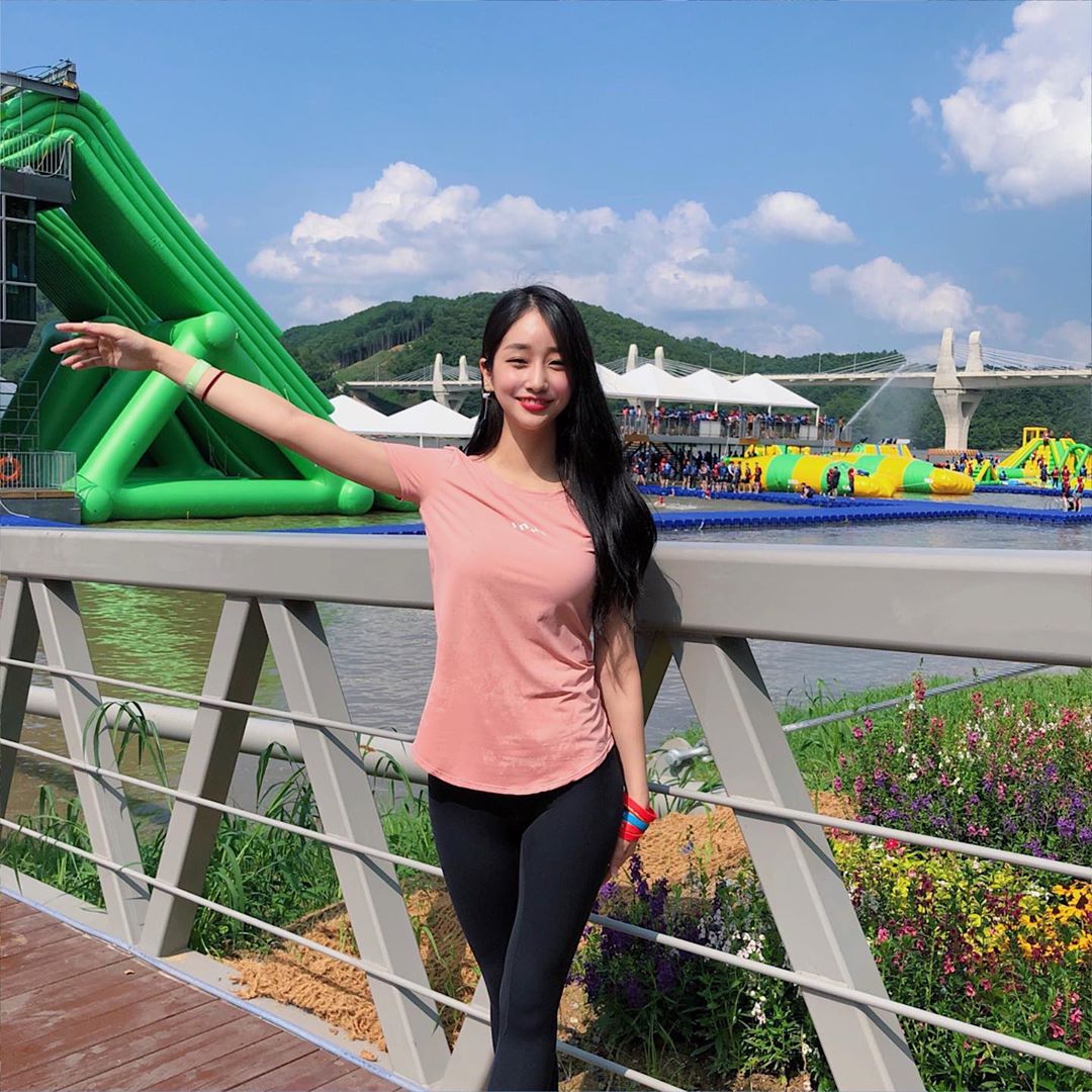 韓國甜姊兒獨領風騷 超殺電眼看了好酥麻-第1章-图片14