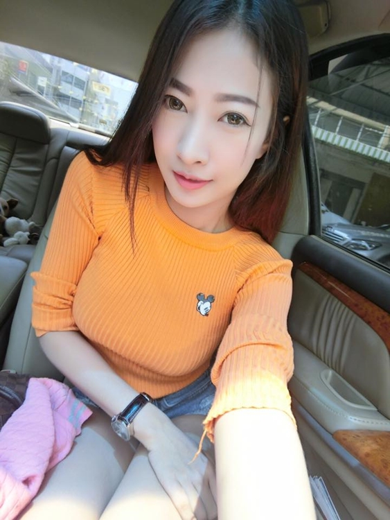 泰國巨乳嫩模 SomO