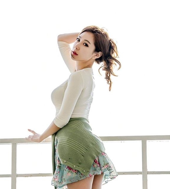 韓國巨乳車模 꽃태희-第1章-图片5