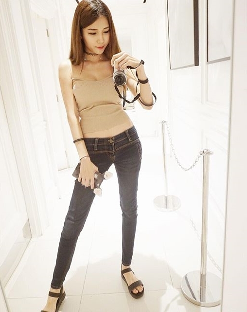 大馬氣質系 白皙女神 月兒彎彎-第1章-图片3