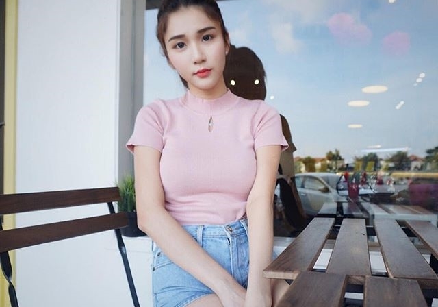 大馬氣質系 白皙女神 月兒彎彎-第1章-图片20