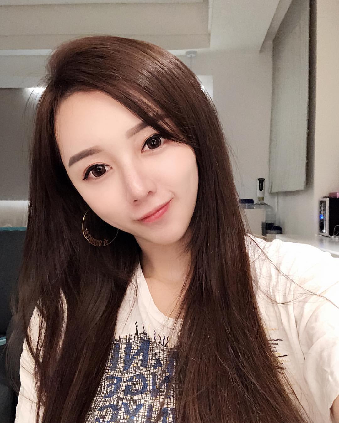 侯珮甄 身材夭壽骨辣....IG滿滿蜜桃美照:強到跪著看-第1章-图片4