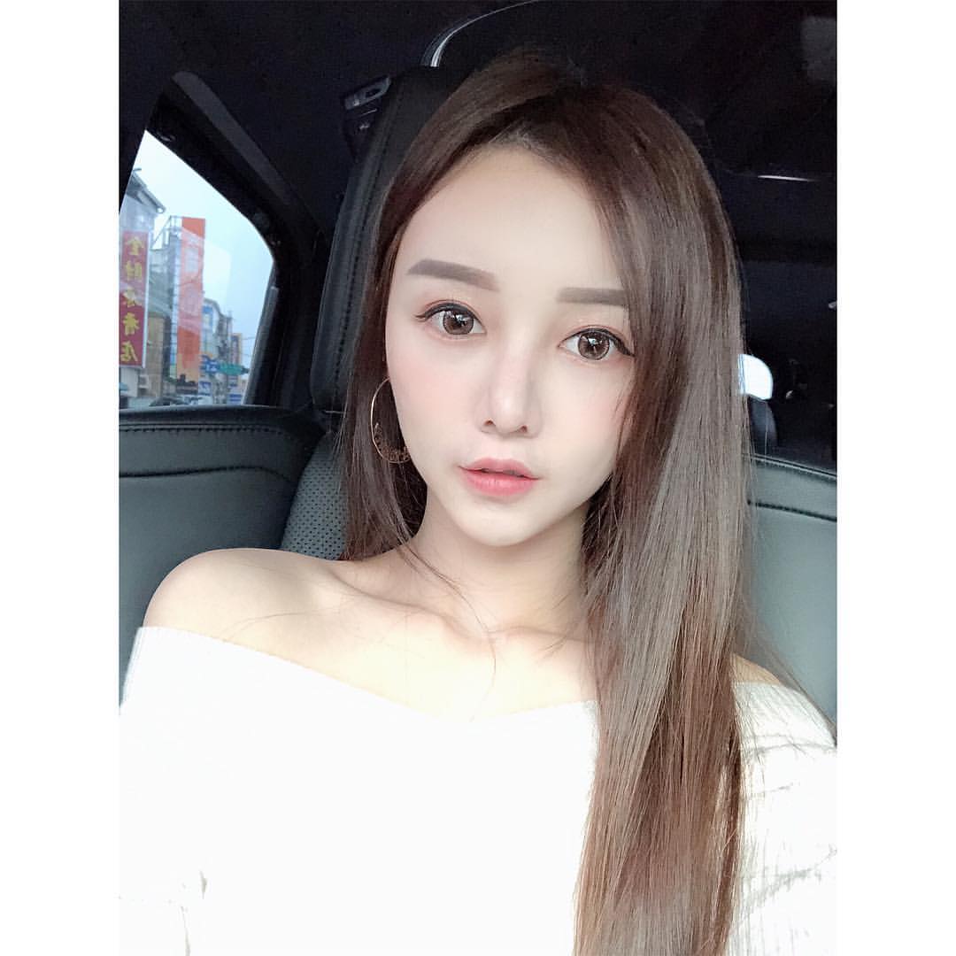 侯珮甄 身材夭壽骨辣....IG滿滿蜜桃美照:強到跪著看-第1章-图片9