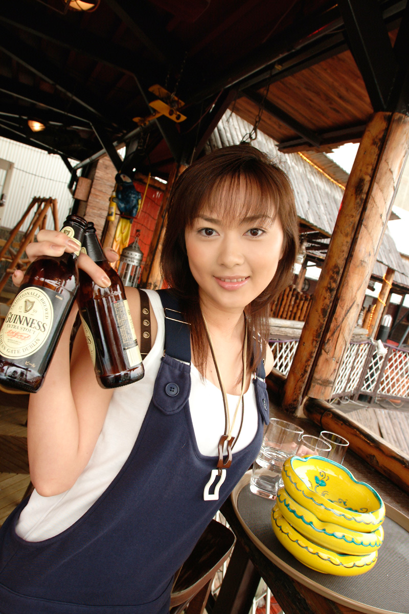 原田祐希 白嫩胸腿臀樣樣齊 性感撩人姿態讓網友攻陷