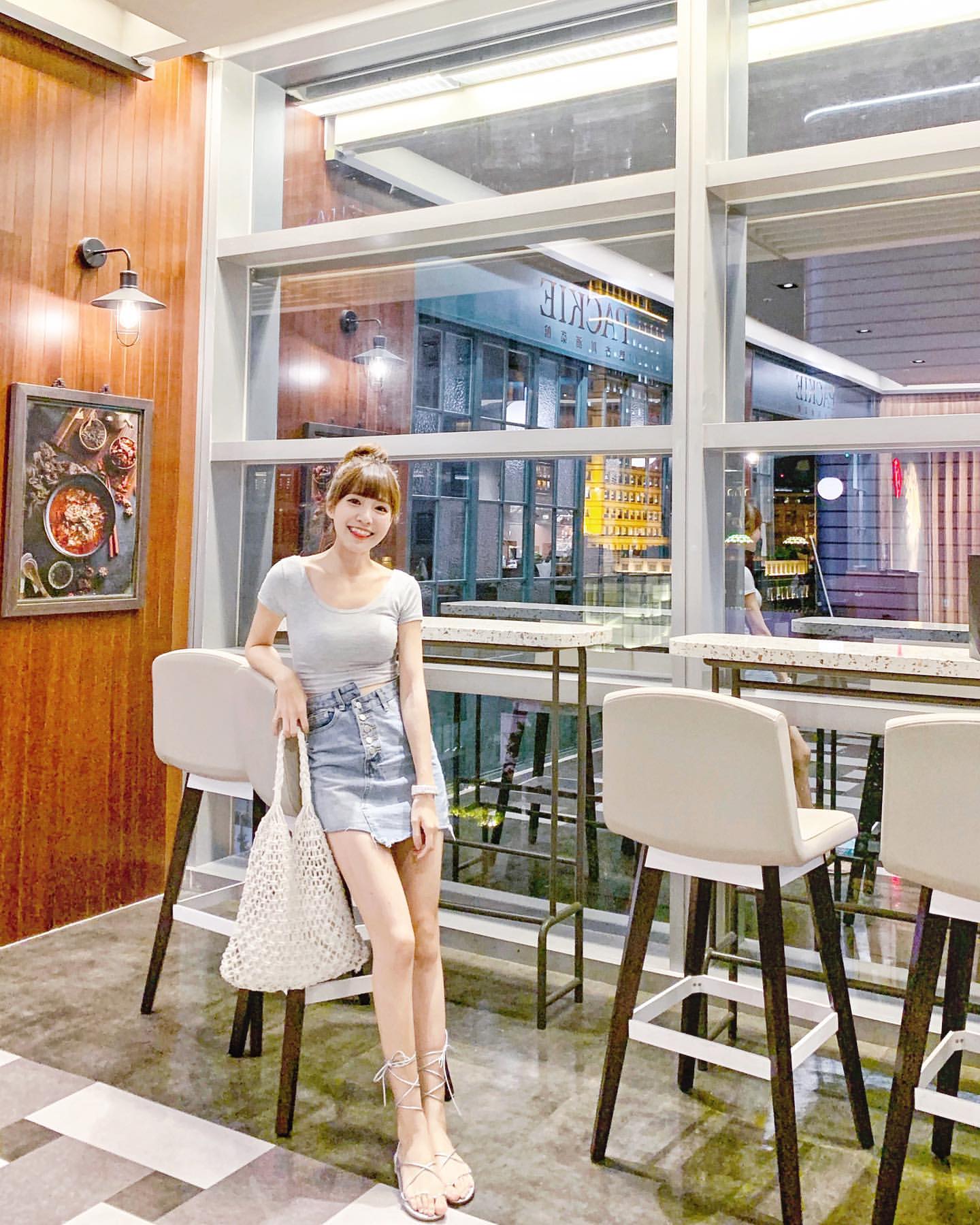 純真底下藏著雪白隱乳身材搭神顏值 Connie-第1章-图片10