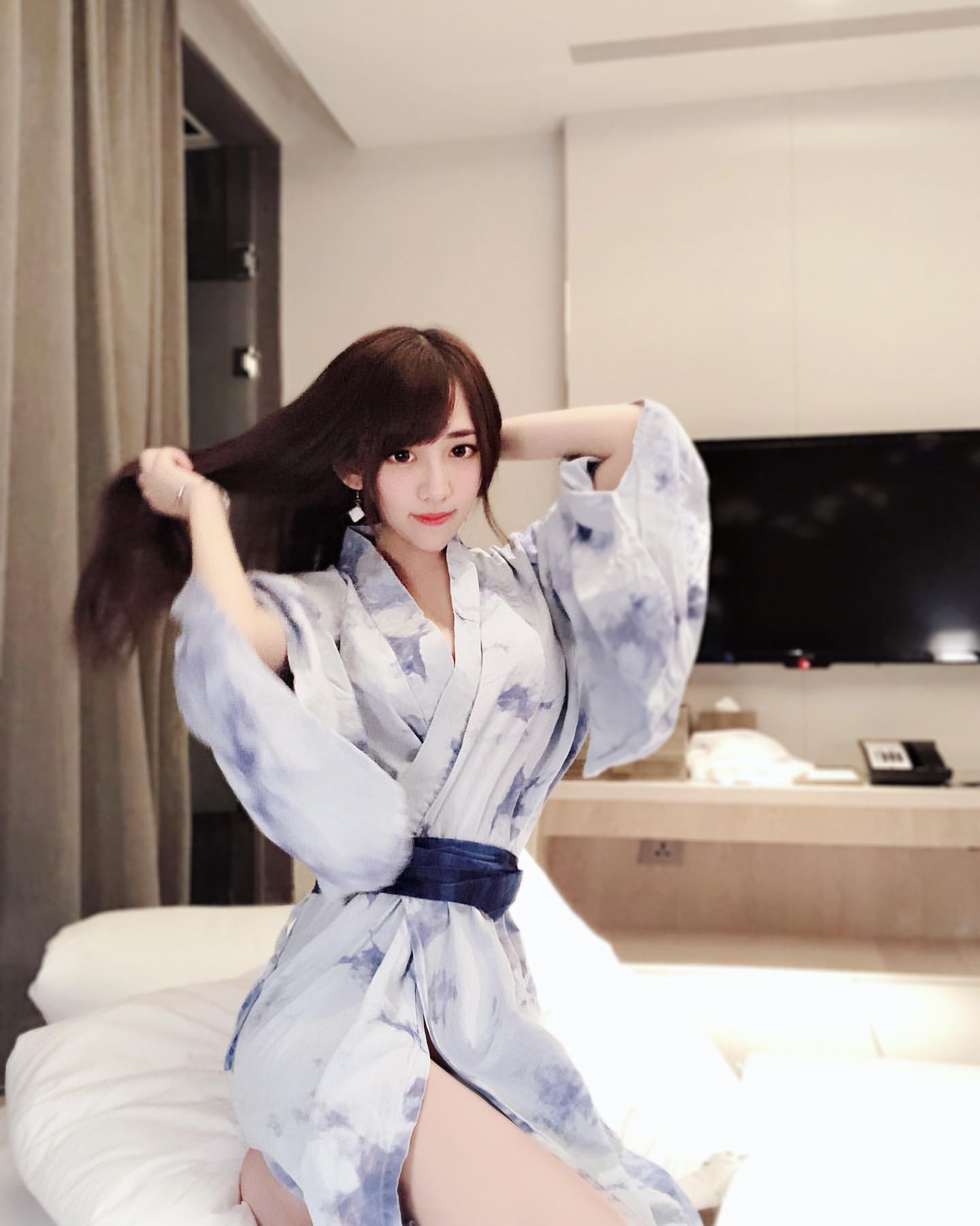 李怡葶elle 「雪白大長輩」倒出來這麼兇.....實在太殺-第1章-图片18