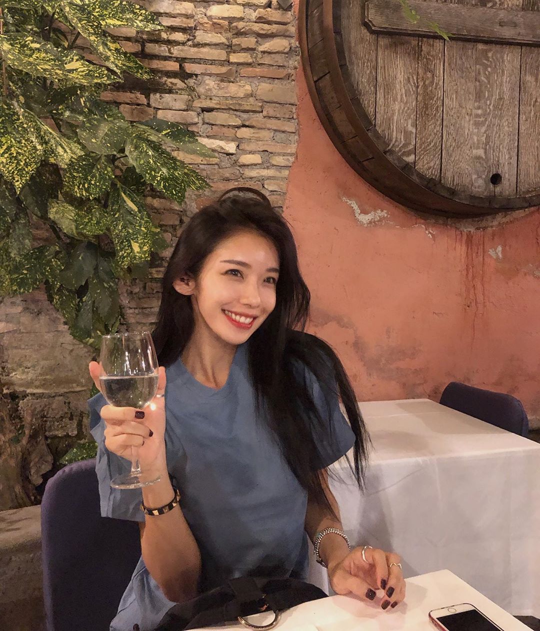 氣質韓國淑女情純甜笑 秀出女神級身軀鄉民秒圈粉-第1章-图片1