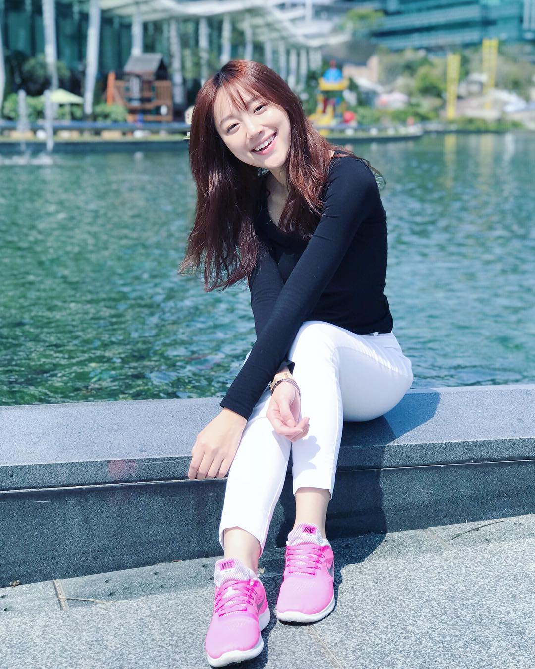 Rennee Ho 有空到新加坡對面那個無人島找我~-第1章-图片4