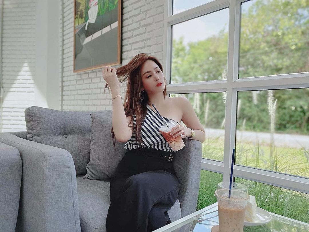 甜美微兇模樣好吸引 火辣身材讓人欲罷不能