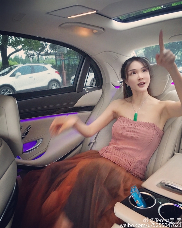 曬曬比基尼美照的酒店董事長 Teresa 雯-第1章-图片3