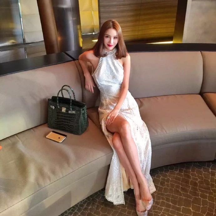 曬曬比基尼美照的酒店董事長 Teresa 雯-第1章-图片9