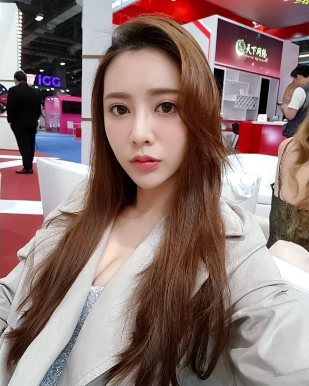 盈熙 修長美腿和甜美可人模樣 讓網友戀愛了-第1章-图片2