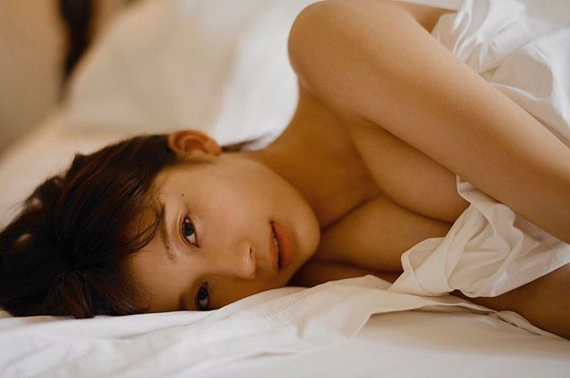 小倉優香が水著グラビアを辭めるのなら、水著も脫いじゃえば良い-第1章-图片12