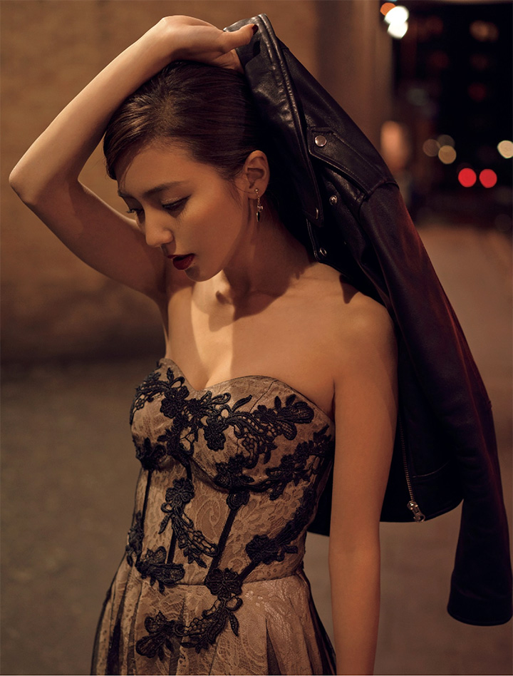 2018年2月13日【寫真】真野惠里菜英國拍攝黑色蕾絲性感寫真集配合電影衝人氣 (24P,片)-第1章-图片4