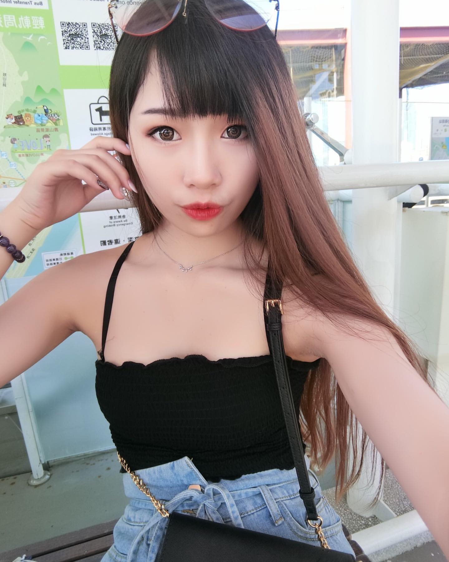 Nina NiNi's chest is also overwhelmingly full of color value.-第1章-图片5