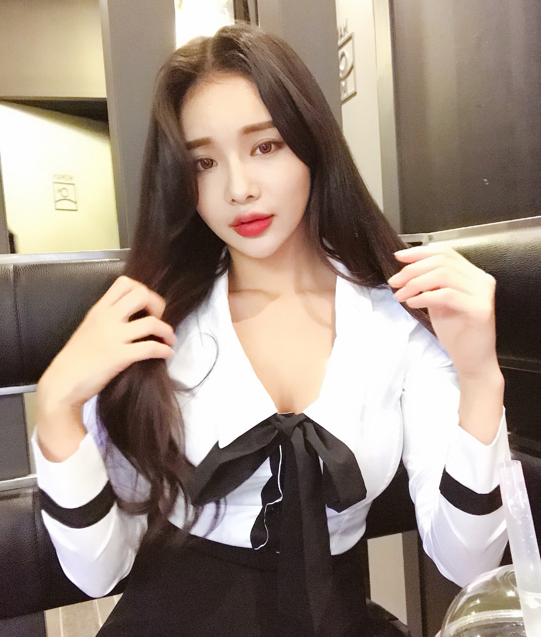 超辣服飾店模特兒Tehhan豐滿肉慾大奶繃緊上衣-第1章-图片12