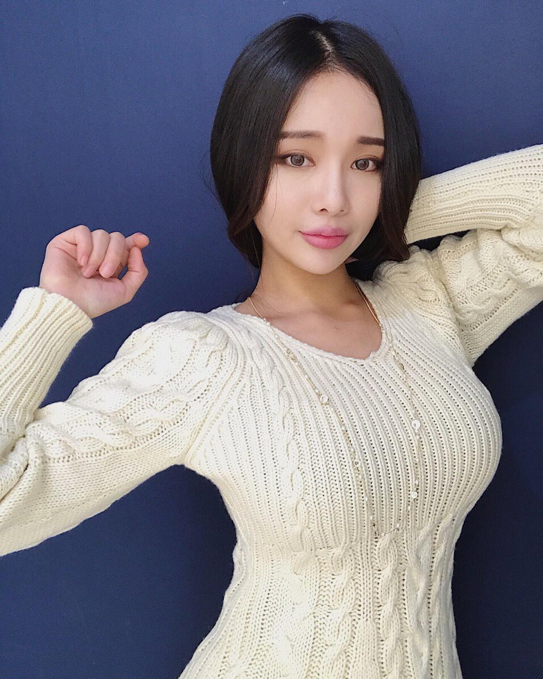 超辣服飾店模特兒Tehhan豐滿肉慾大奶繃緊上衣-第1章-图片24