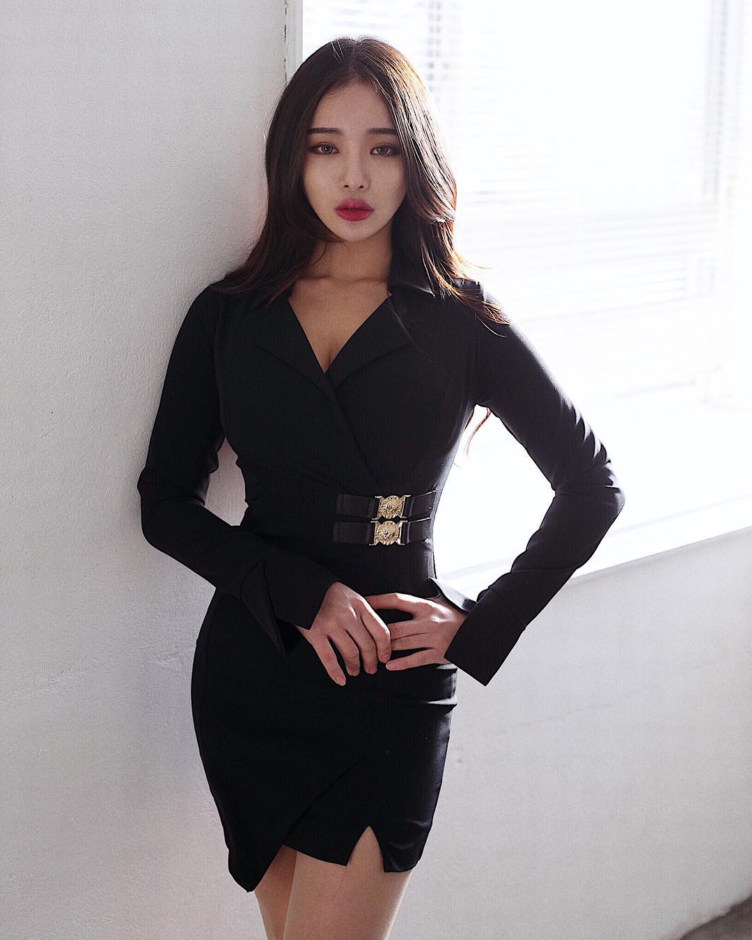 超辣服飾店模特兒Tehhan豐滿肉慾大奶繃緊上衣-第1章-图片25