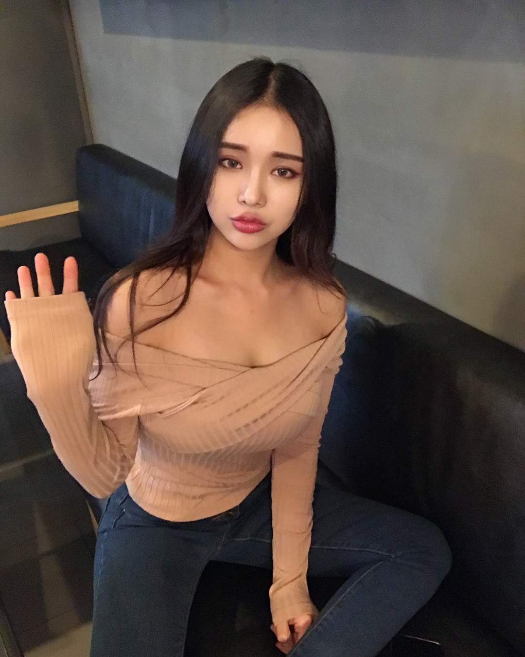 超辣服飾店模特兒Tehhan豐滿肉慾大奶繃緊上衣-第1章-图片28