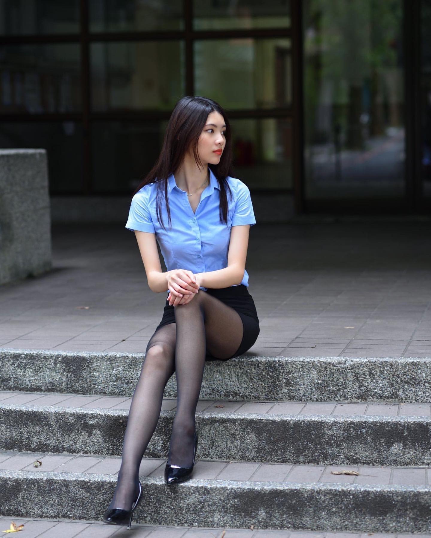 Seeing too much pleasure... must kneel Yvonne-第1章-图片9