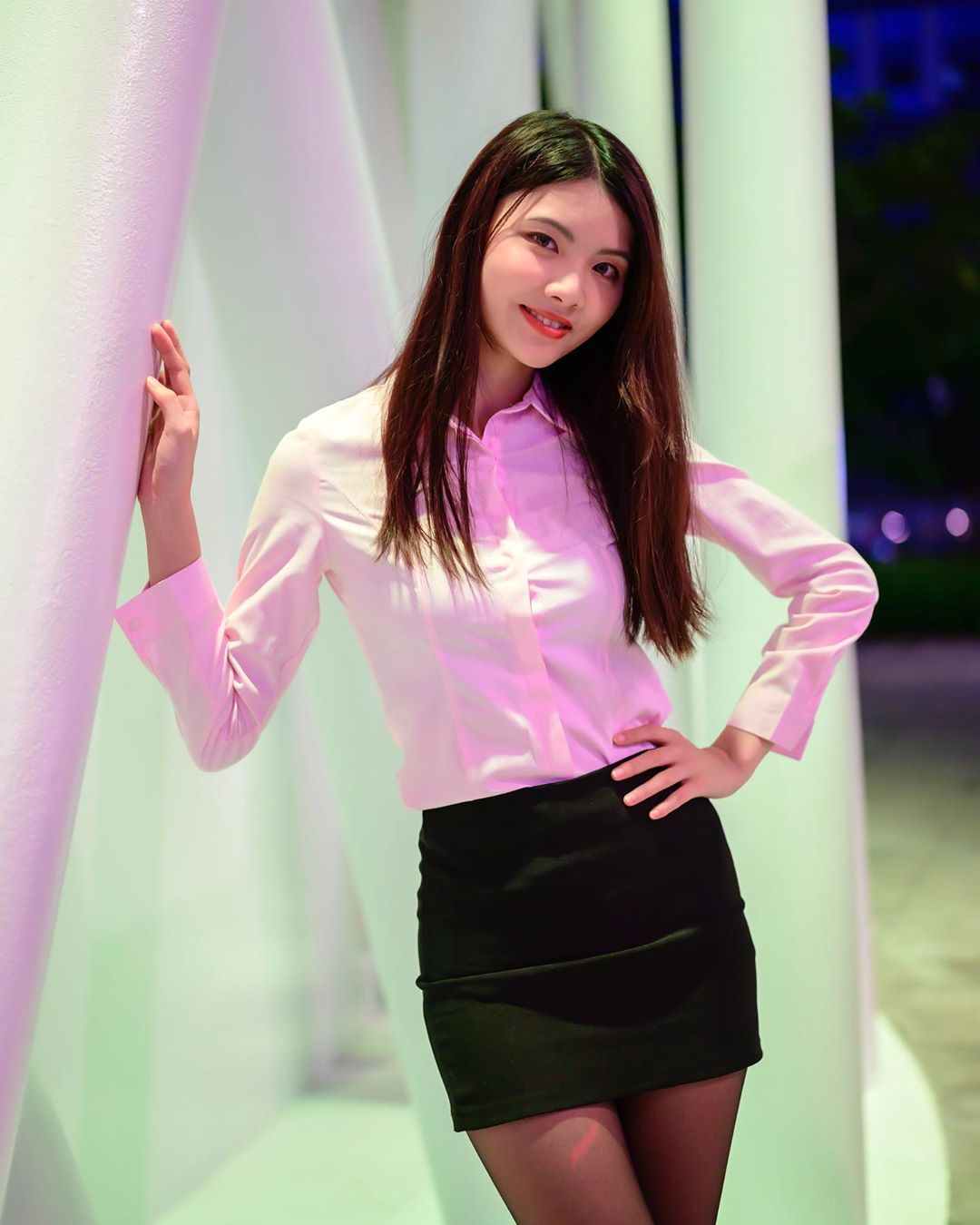 Seeing too much pleasure... must kneel Yvonne-第1章-图片19