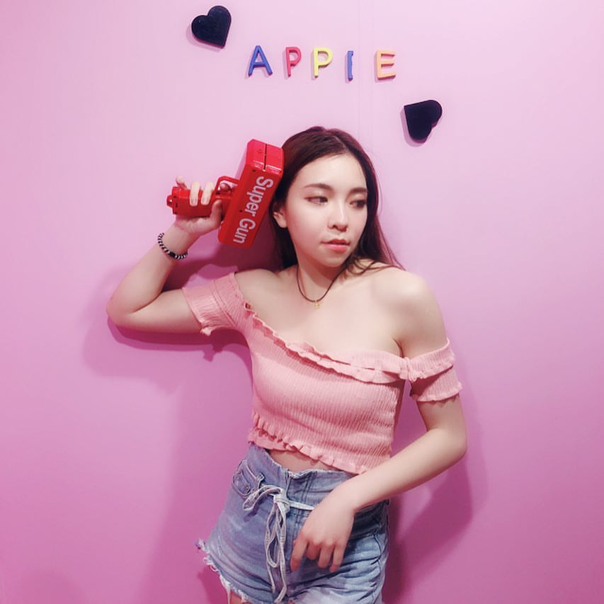 Apple夏妤 清新臉蛋配上修長美腿太正了-第1章-图片2