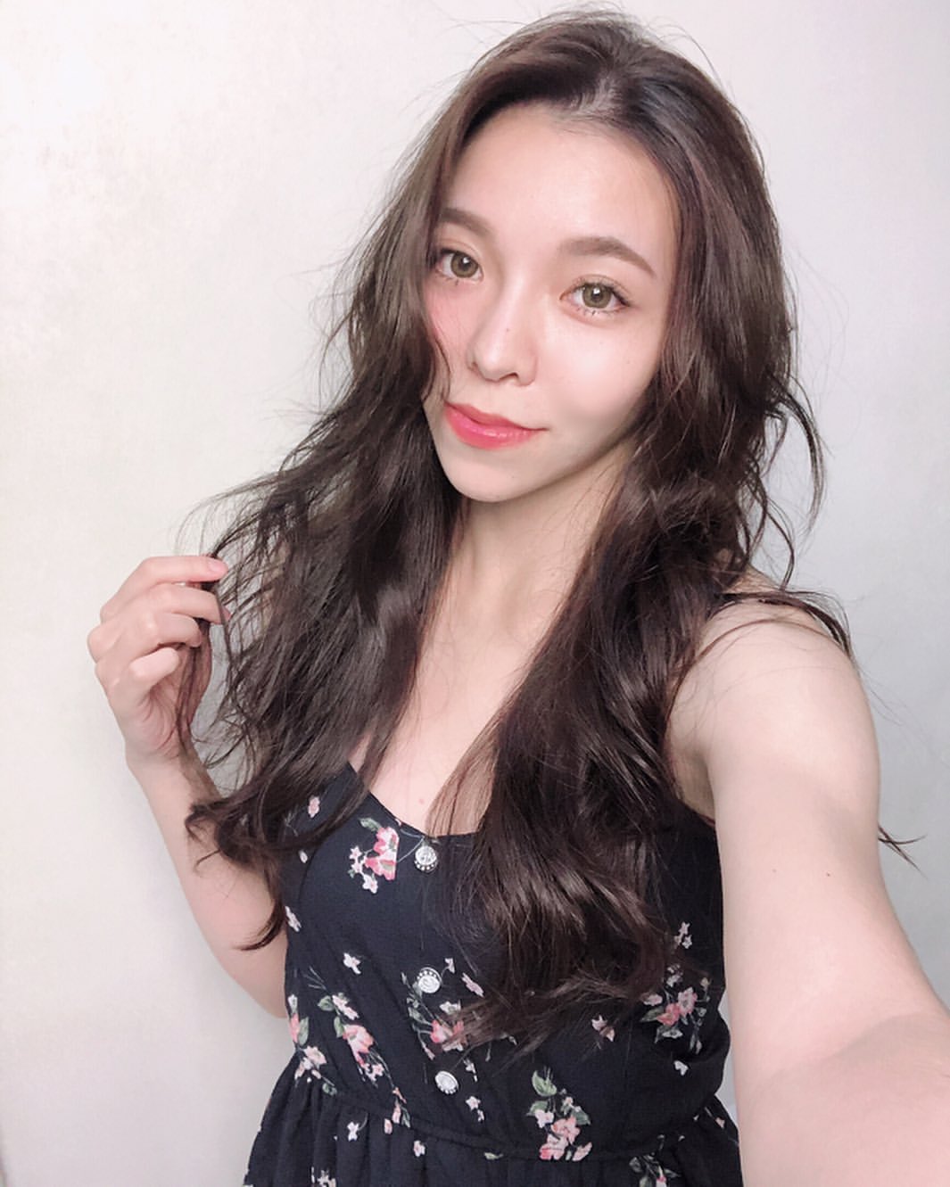 Apple夏妤 清新臉蛋配上修長美腿太正了-第1章-图片8