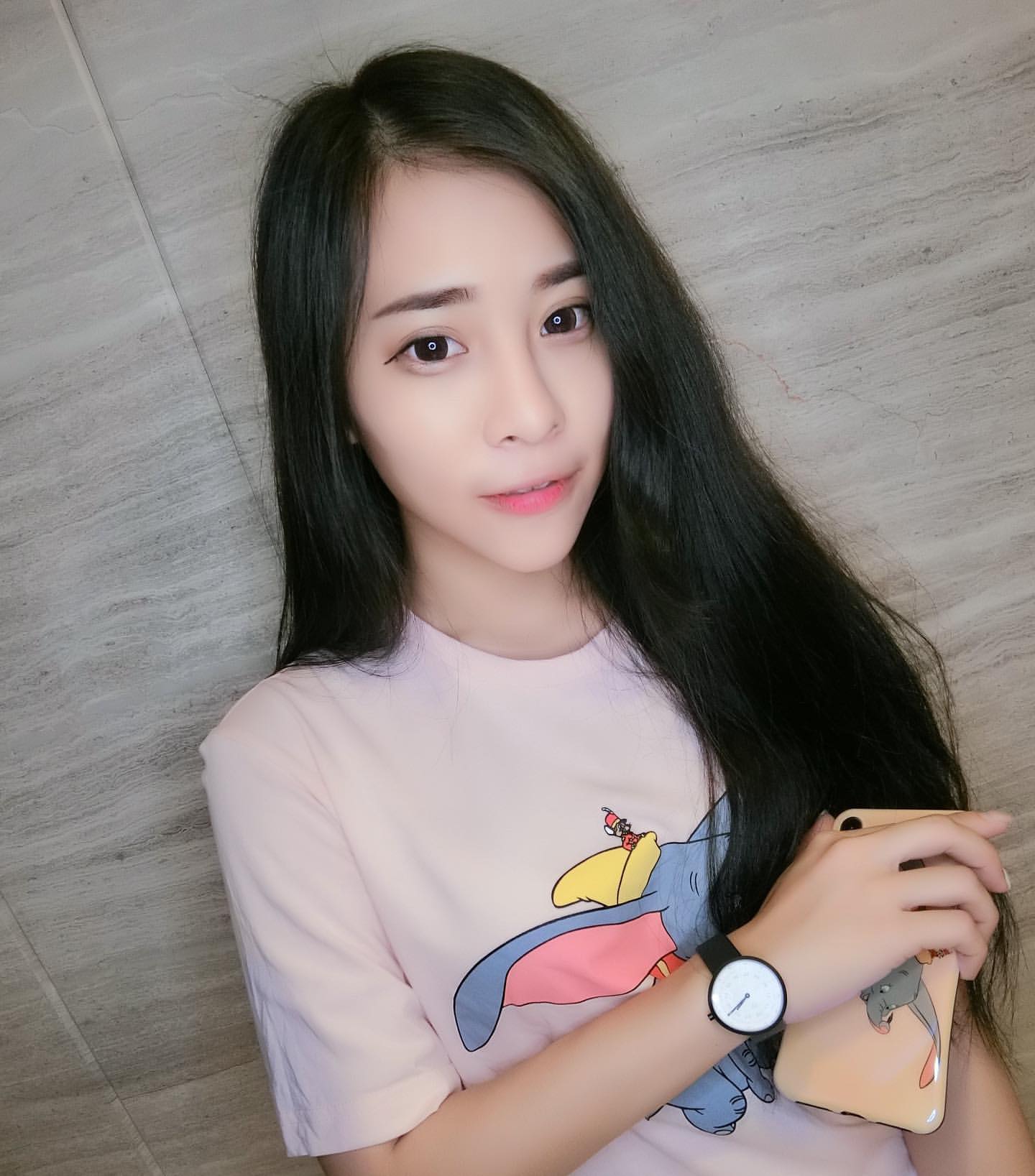 草莓Abby Li 「私底下超有料」...光一個笑容就能甜死你-第1章-图片6