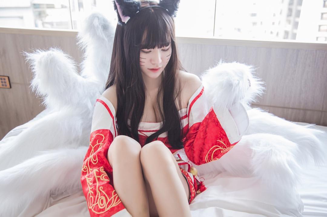 甜美Coser奈奈奈奈奈兒 「不科學乳量+逆天腿腿」一笑能傾城-第1章-图片10