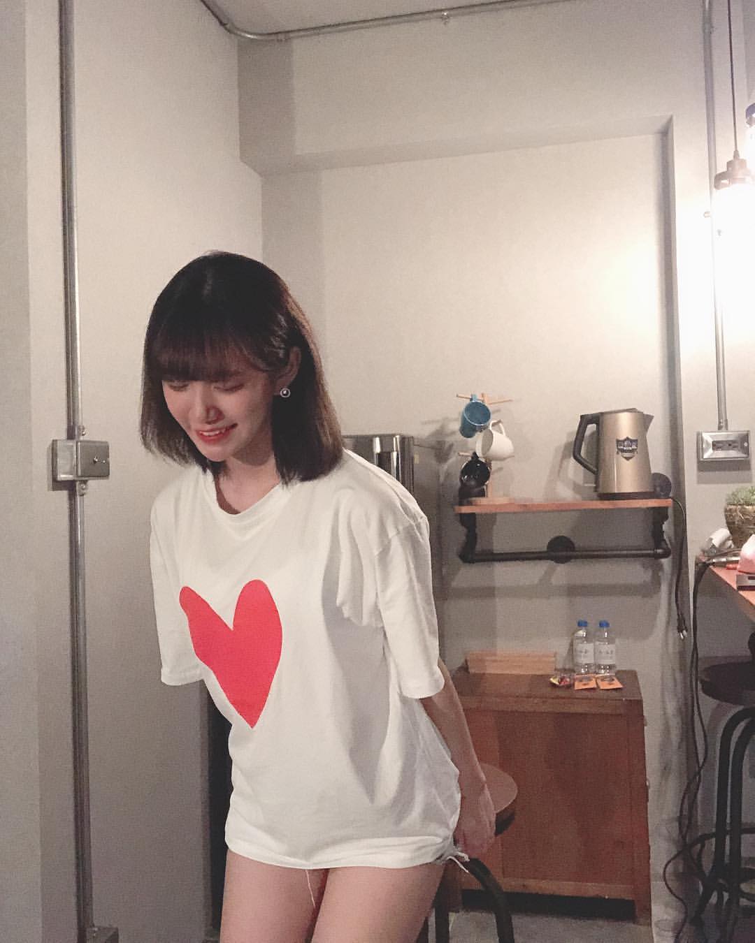 甜美Coser奈奈奈奈奈兒 「不科學乳量+逆天腿腿」一笑能傾城-第1章-图片17