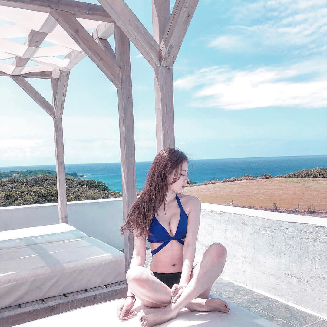 Cherry’s sister showed her beautiful legs.-第1章-图片16