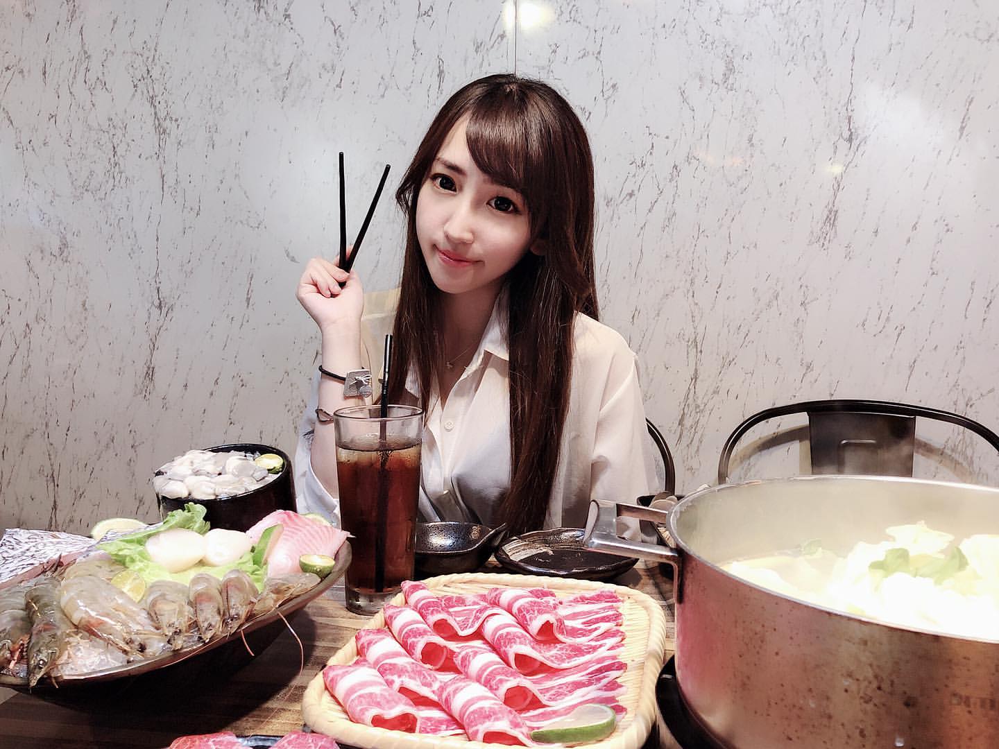 Li Yong Chelle removed her clothes and revealed her beautiful body and desire not to be ignored!-第1章-图片18