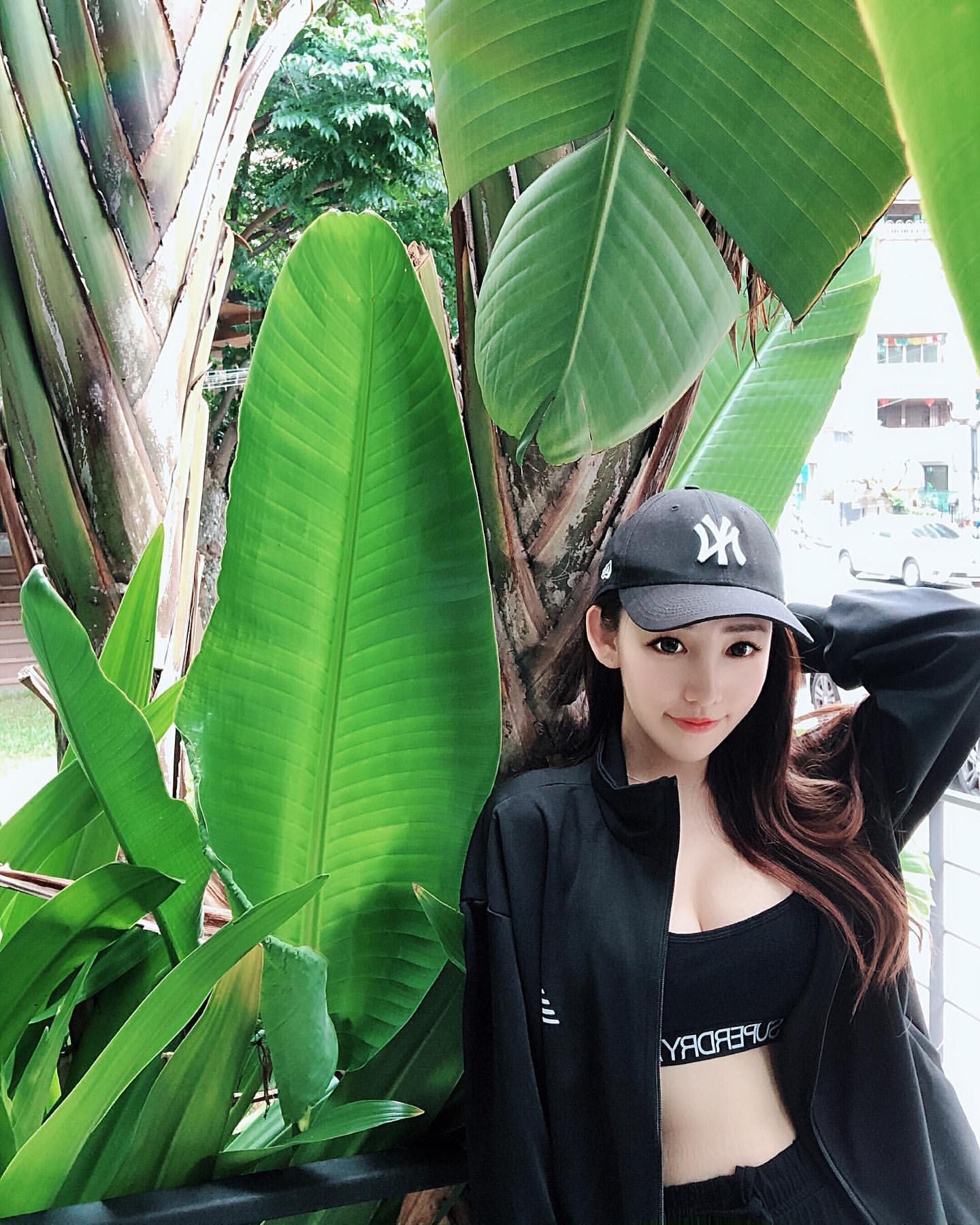 Li Yong Chelle removed her clothes and revealed her beautiful body and desire not to be ignored!-第1章-图片19