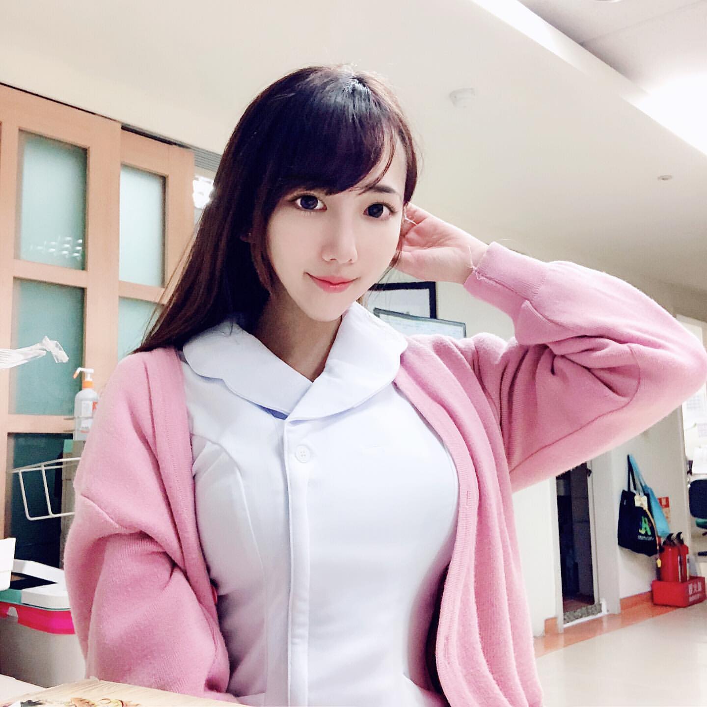 Li Yong Chelle removed her clothes and revealed her beautiful body and desire not to be ignored!-第1章-图片24