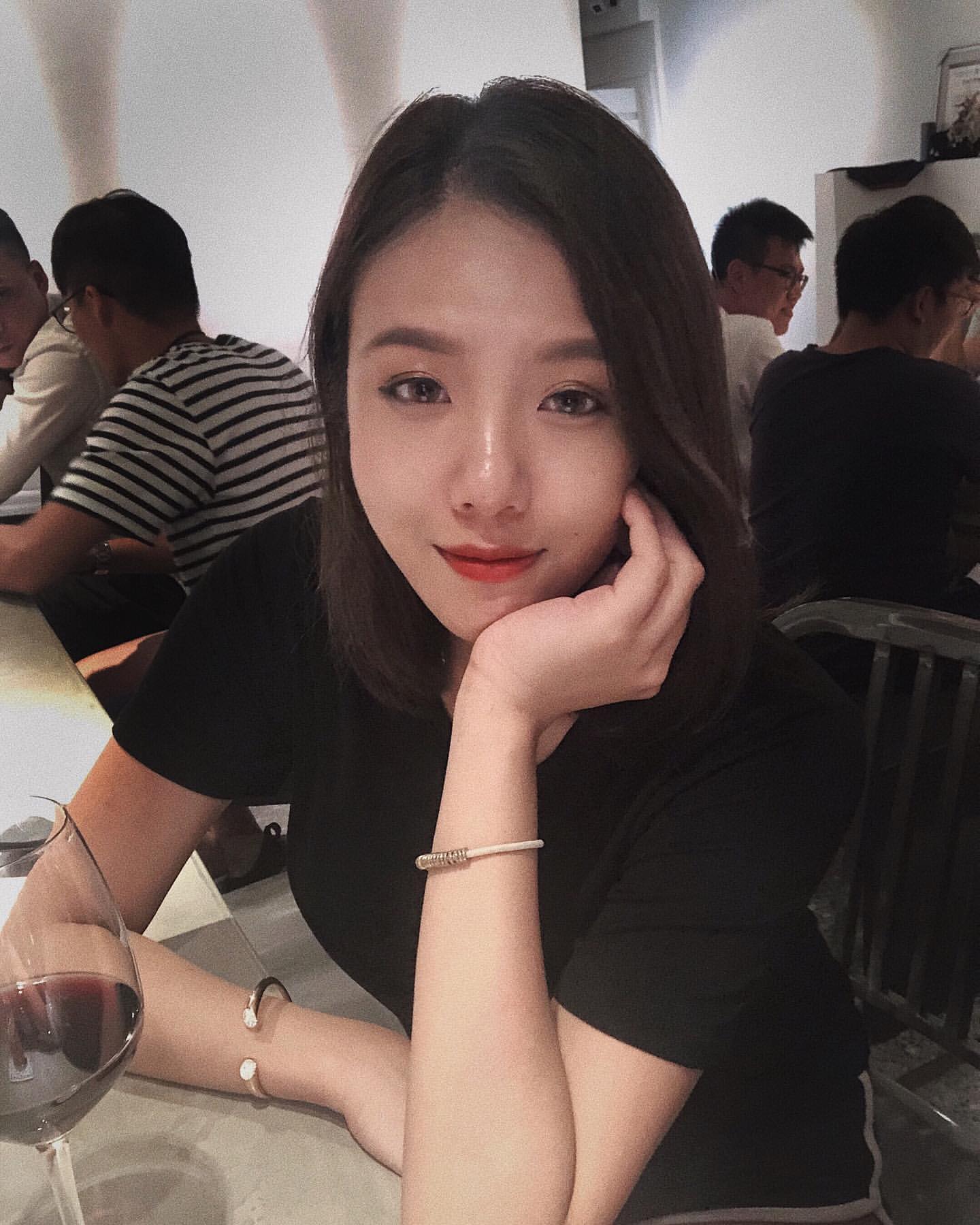 長腿來勢洶洶粉嫩又Q白 實在是讓人受不了 kchangy65-第1章-图片6
