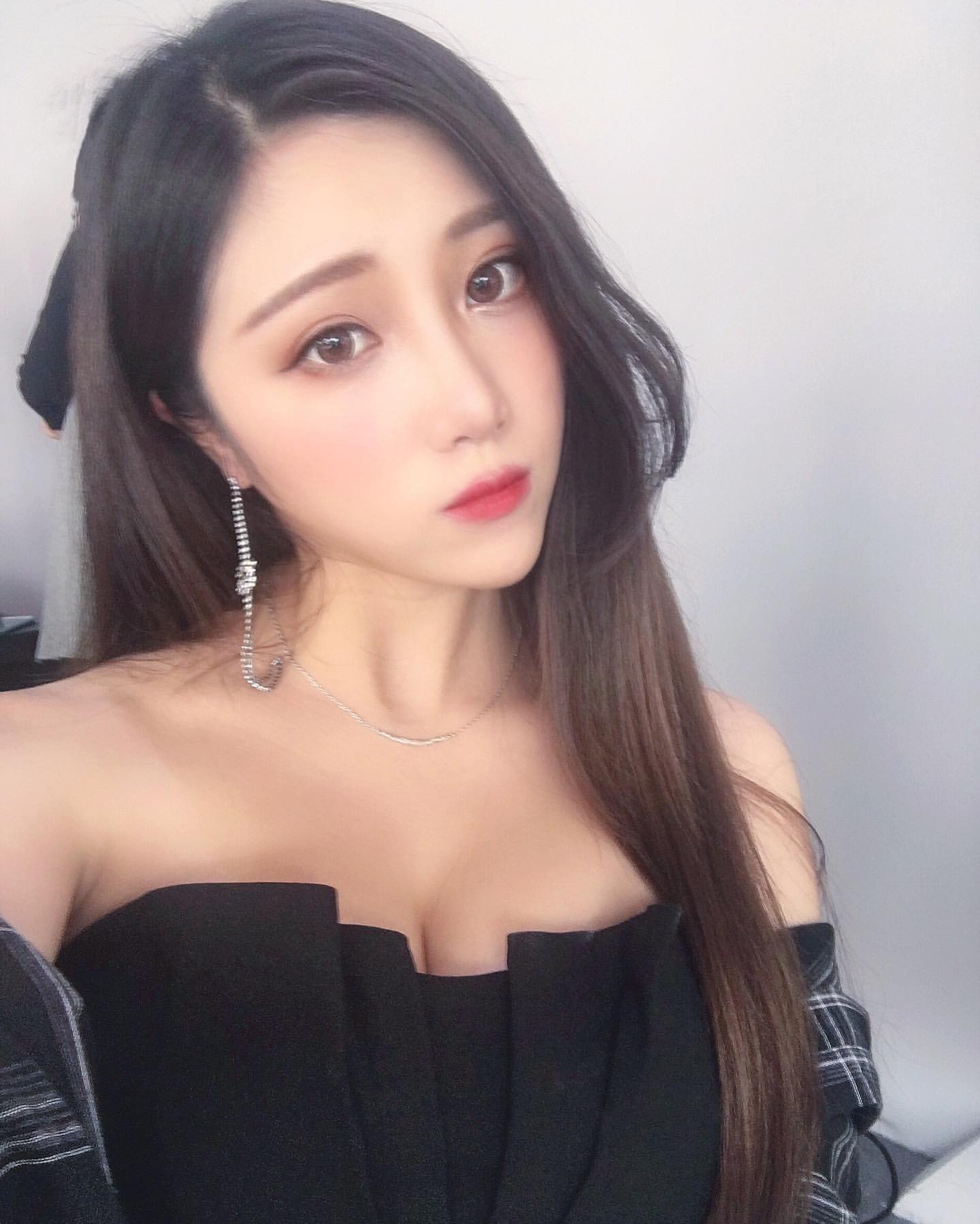 Angelあき 豐滿上圍看了好心動 令人百看不厭-第1章-图片13