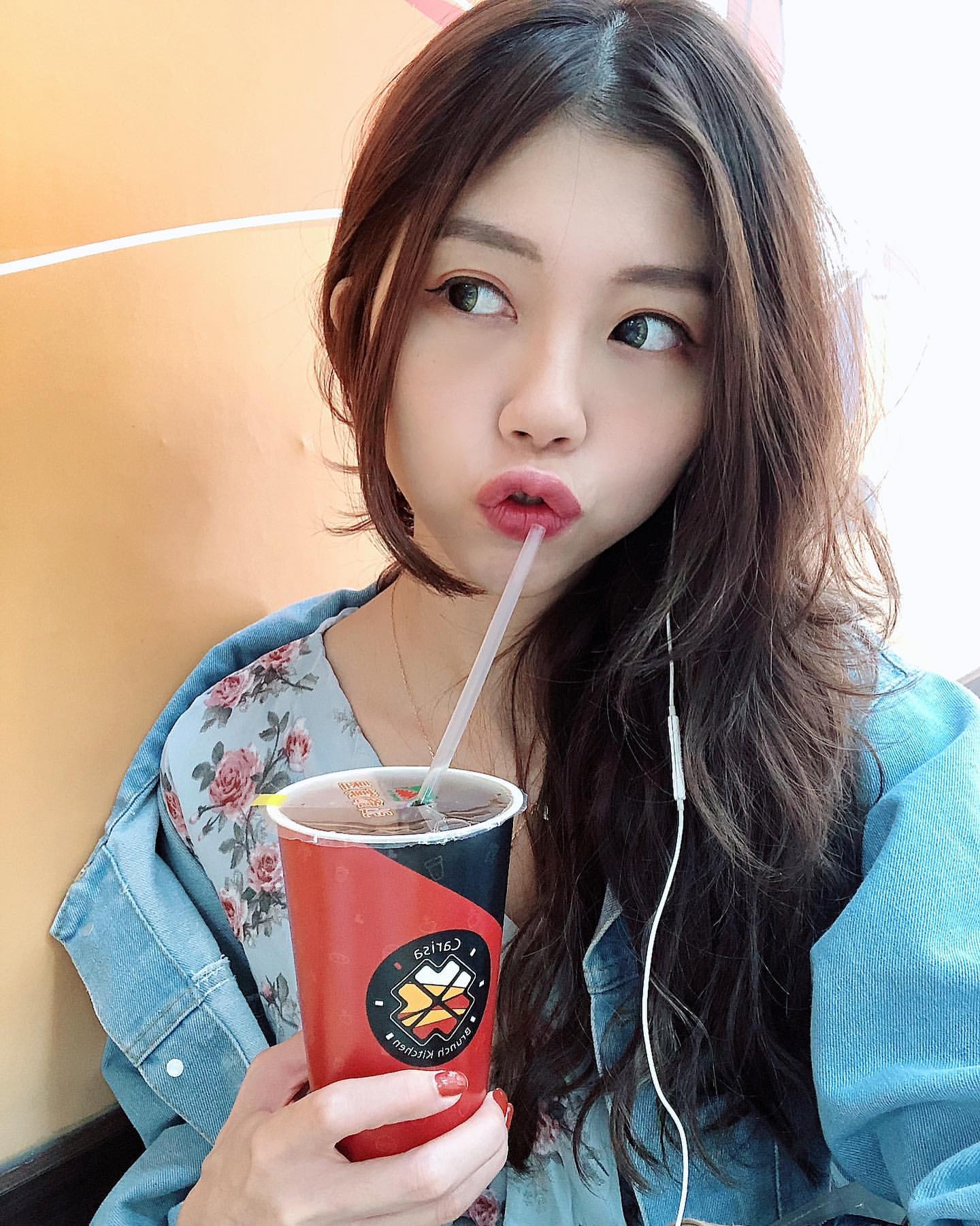 Sweet and beautiful looks will never let you go! - Chloe-第1章-图片8
