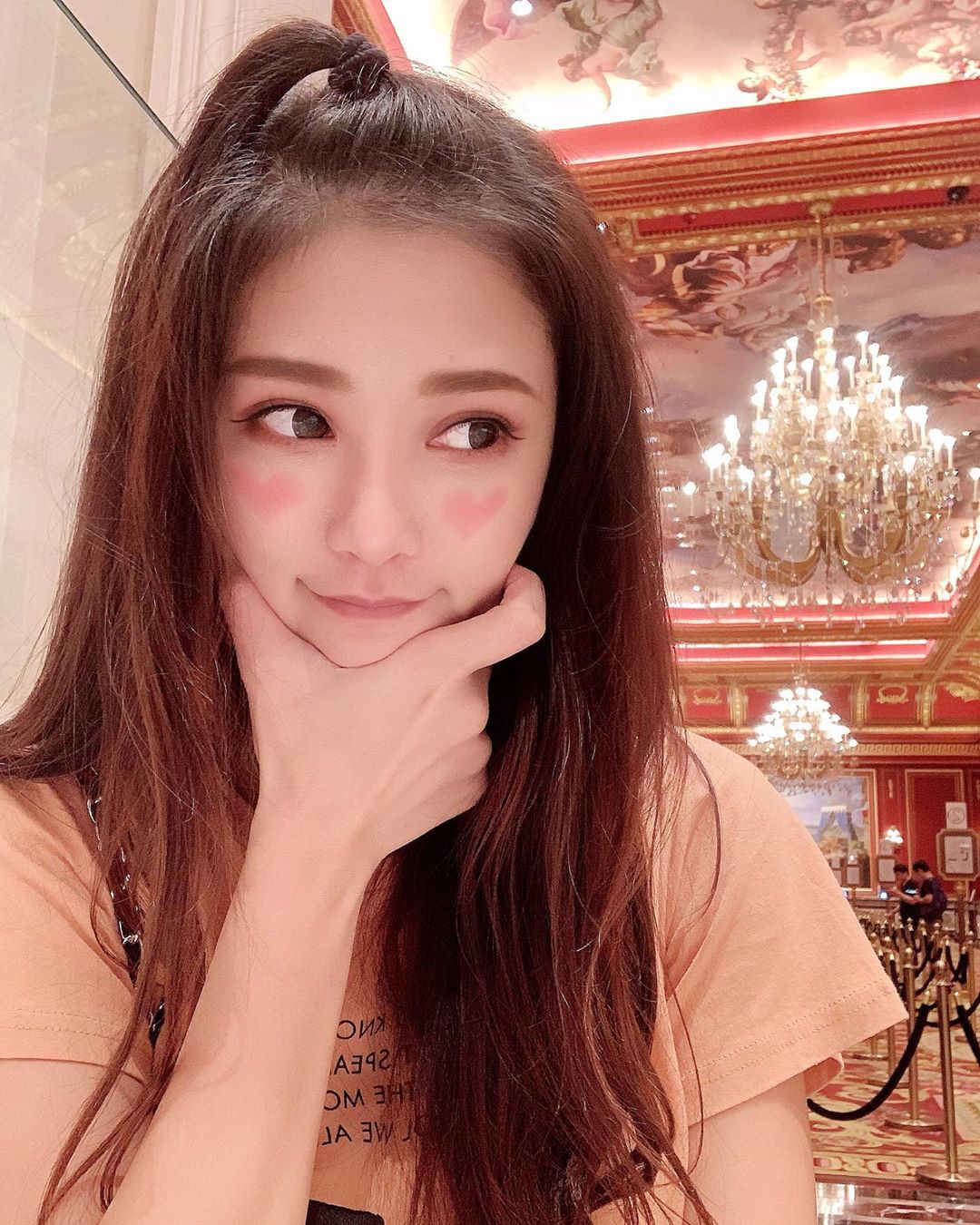 卡卡兒 白嫩臉蛋清新脫俗 美到讓人深陷戀愛！-第1章-图片10