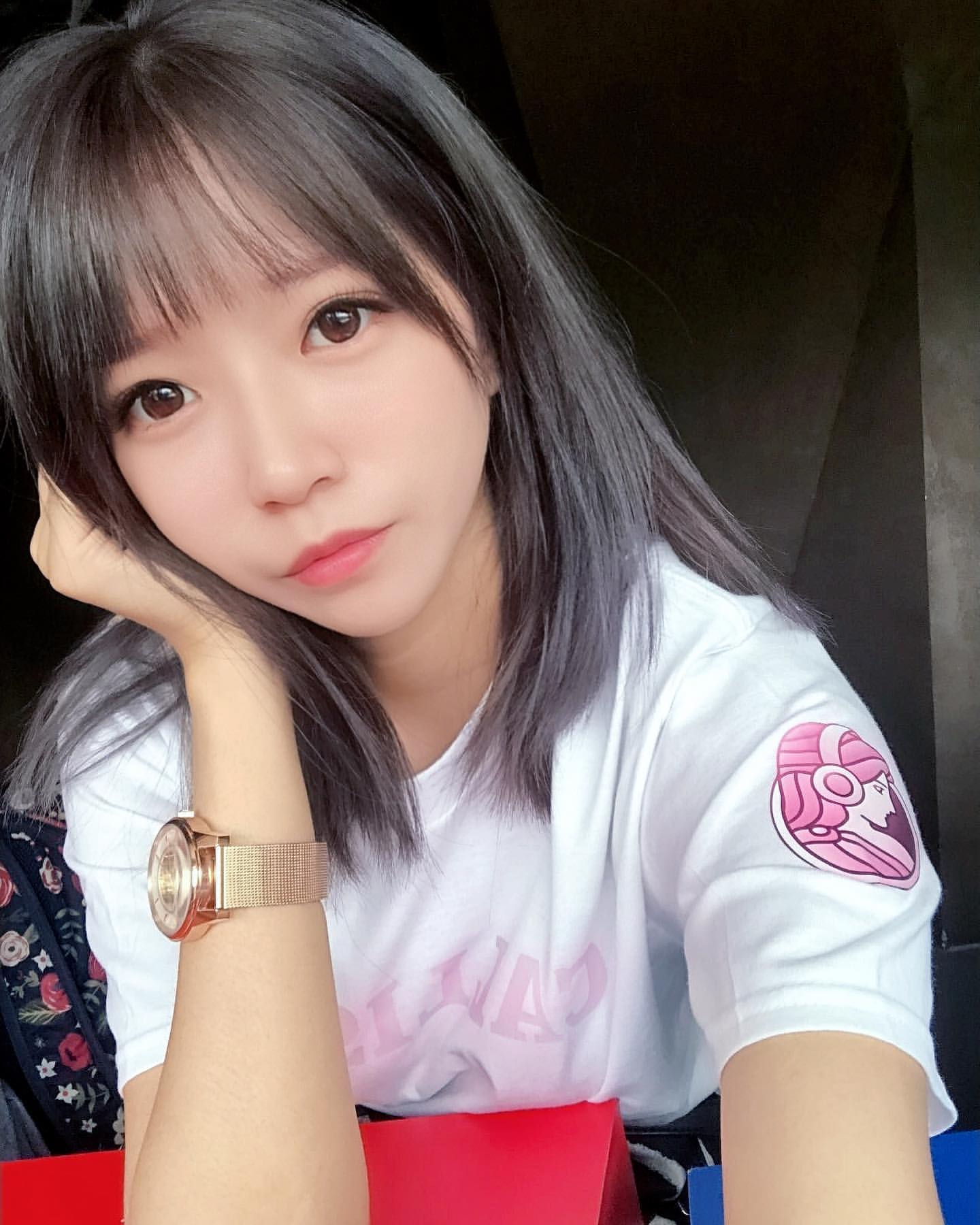 嫩妹身材超優質 雪白嫩球狂洩 Ainio歐安-第1章-图片18