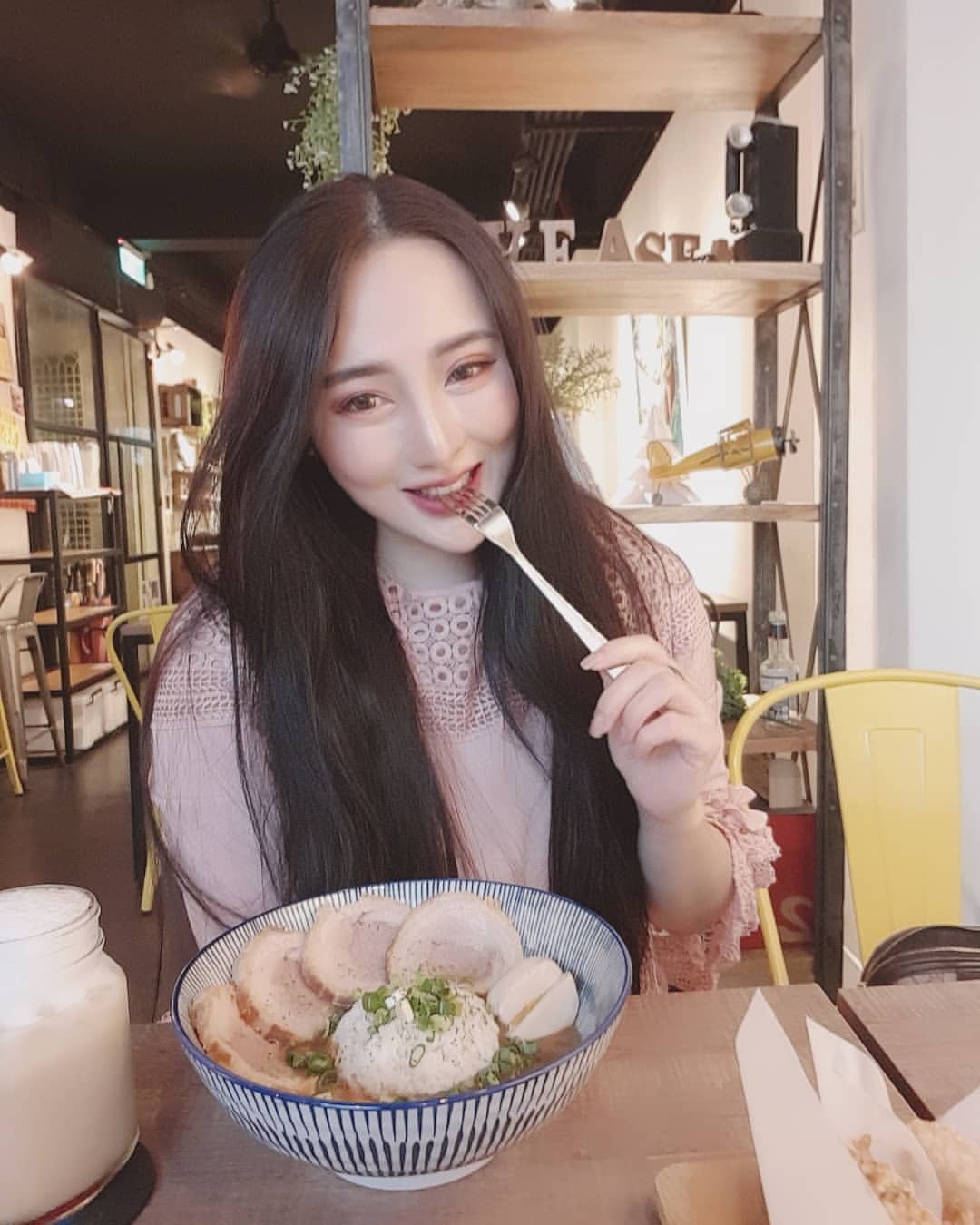 黃靜 核彈級渾圓巨乳開掛 讓人無法一手掌握-第1章-图片3