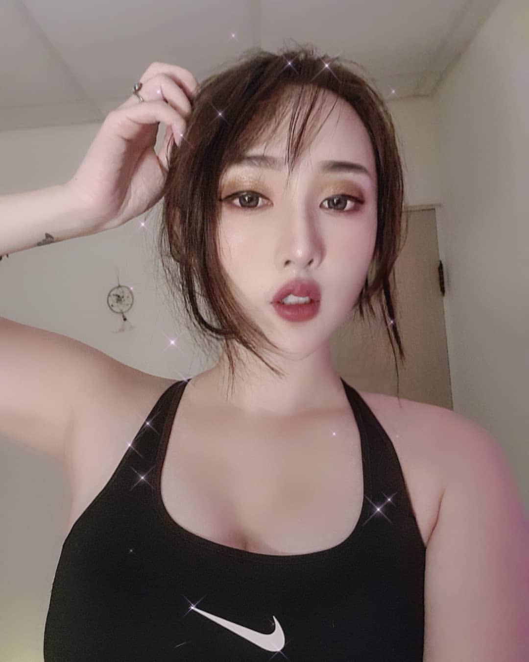 黃靜 核彈級渾圓巨乳開掛 讓人無法一手掌握-第1章-图片17