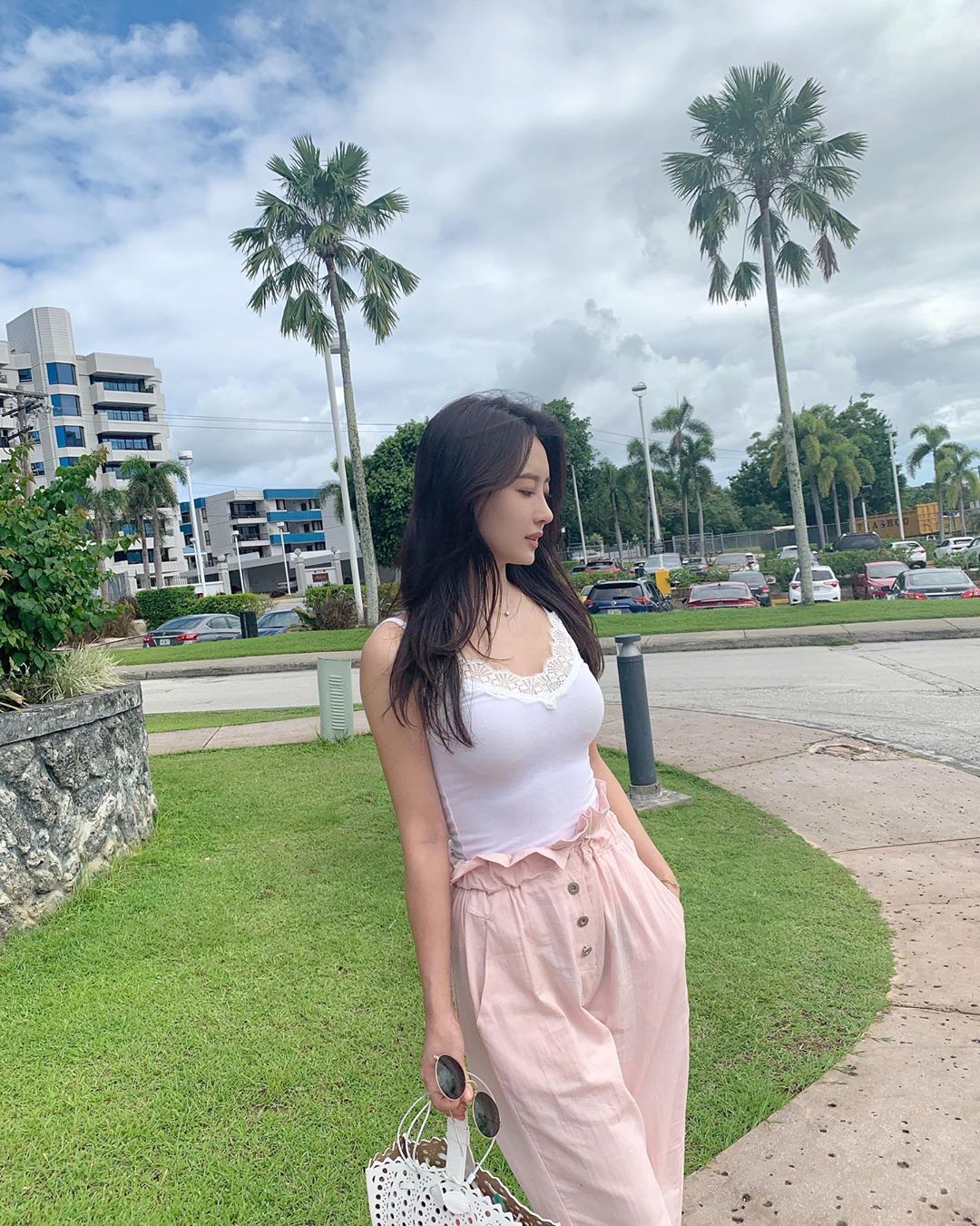 牛奶雪白肌聞出香氣 韓國甜姐兒迷人曲線好撩人