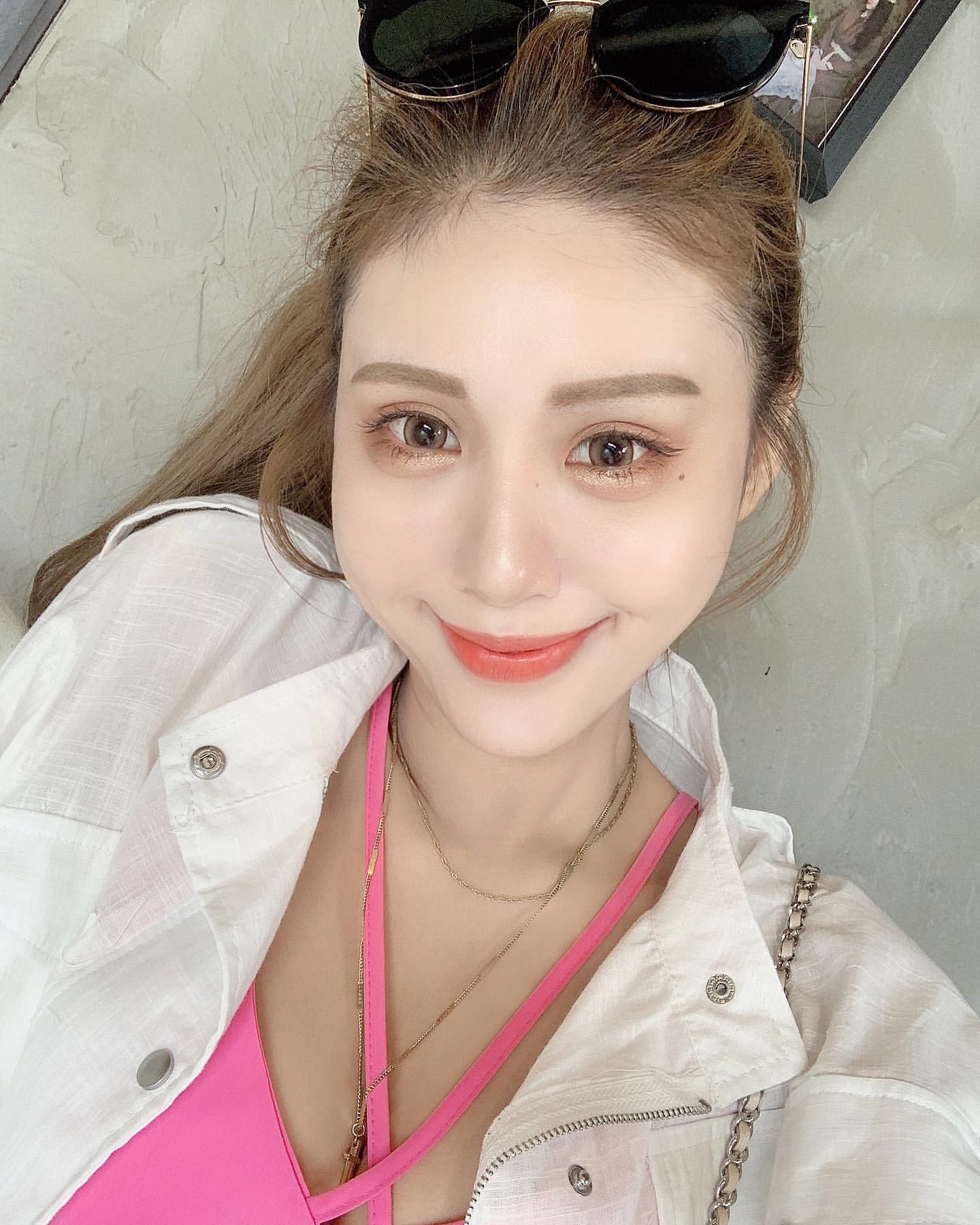 Queeny 兔兔 飽滿的嫩長輩 目光始終離不開:忍不住想...-第1章-图片10