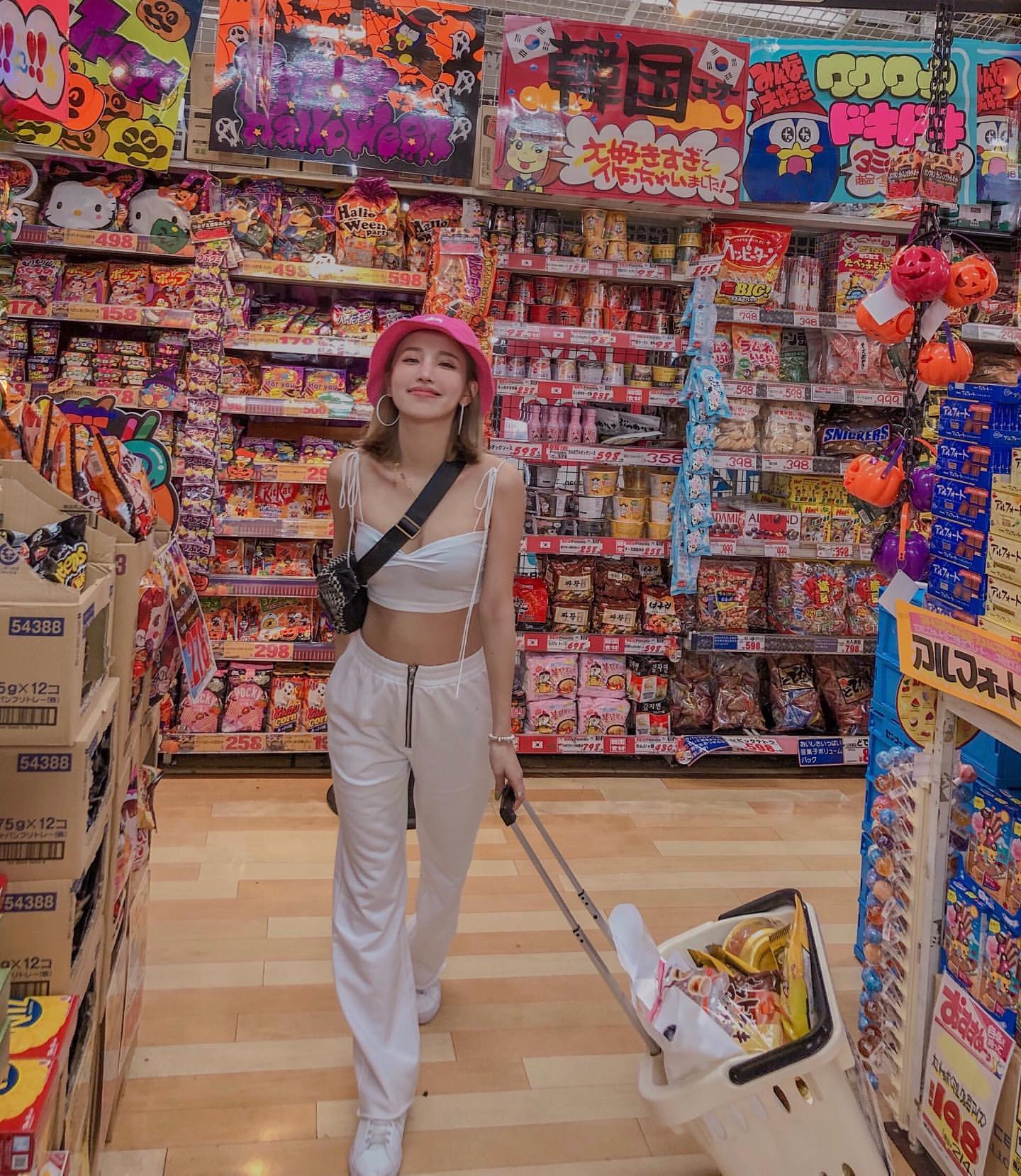 意含 Zoe 渾圓碗公奶全彈出...超逆天身材令人稱羨-第1章-图片12