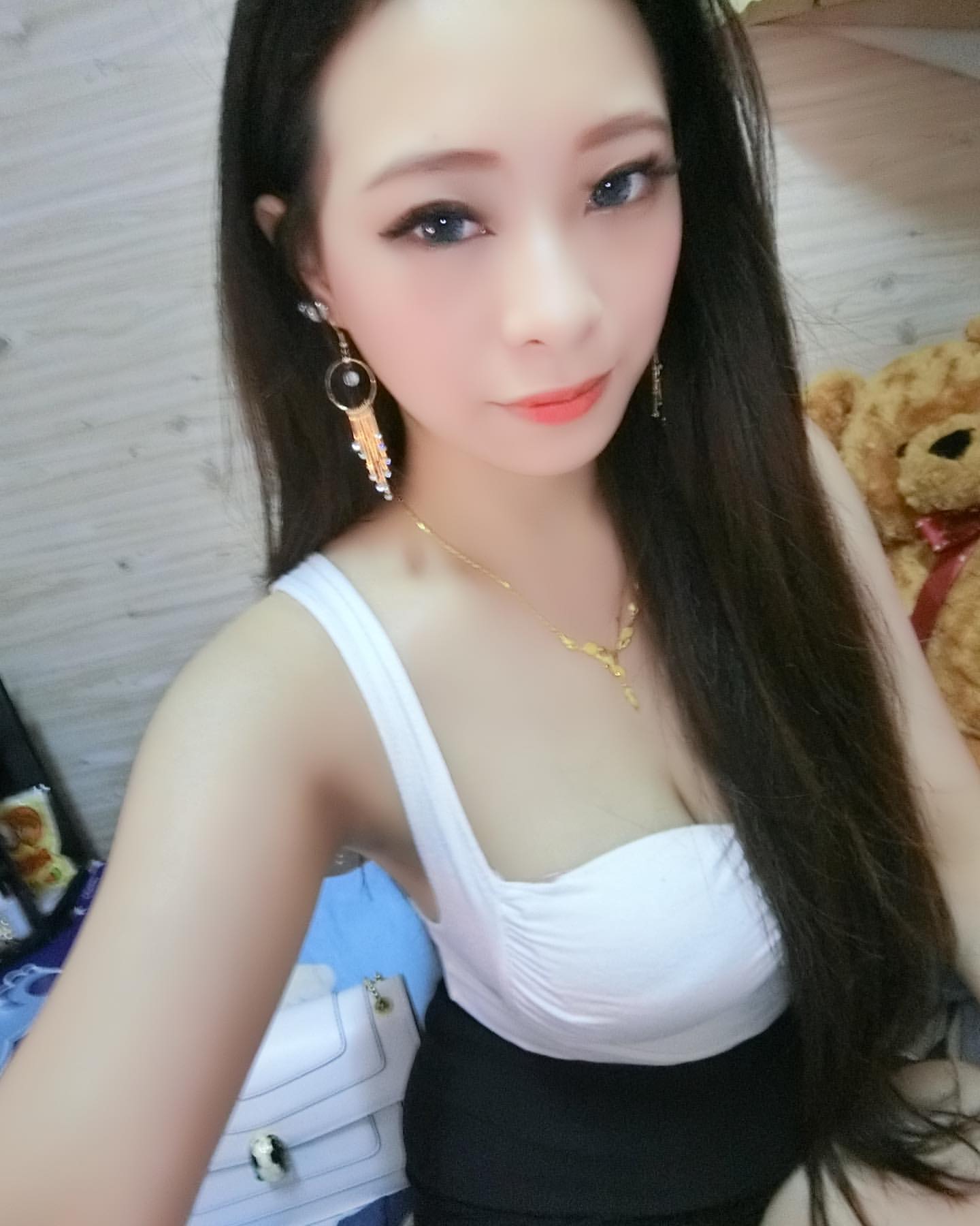 無辜電眼正妹朱朱 火辣身材兇到炸 又再次讓人戀愛了!-第1章-图片5