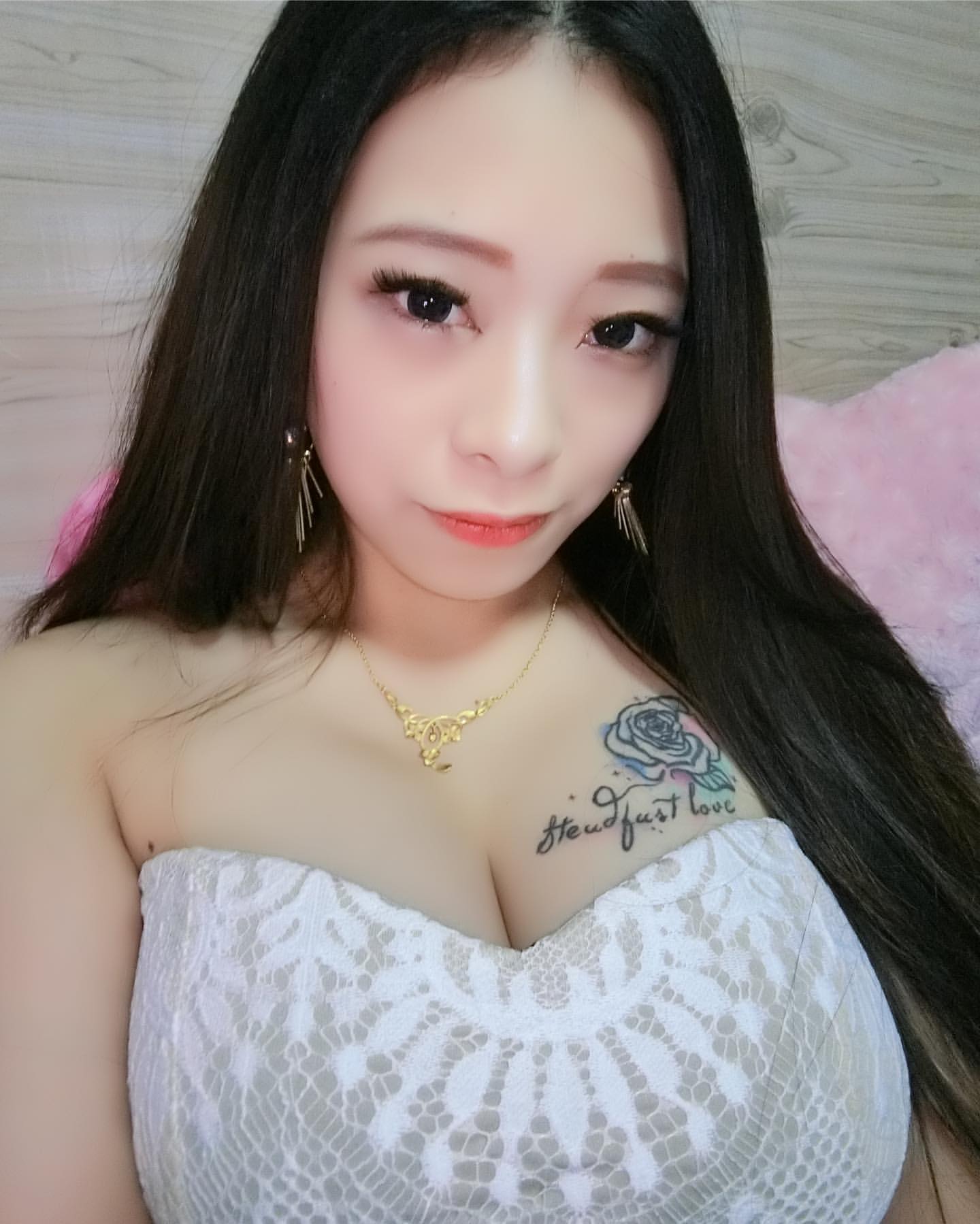 無辜電眼正妹朱朱 火辣身材兇到炸 又再次讓人戀愛了!-第1章-图片9