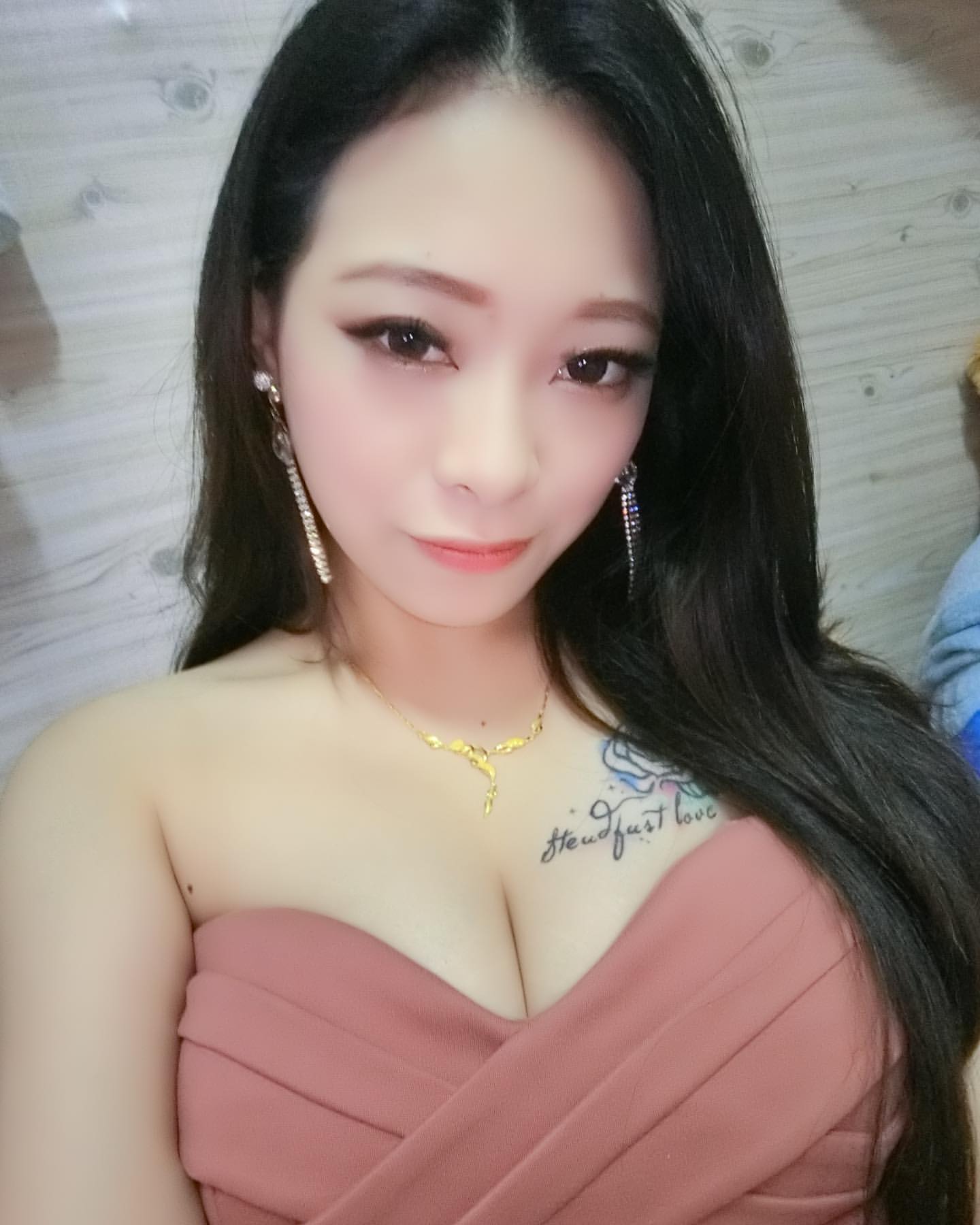無辜電眼正妹朱朱 火辣身材兇到炸 又再次讓人戀愛了!-第1章-图片14