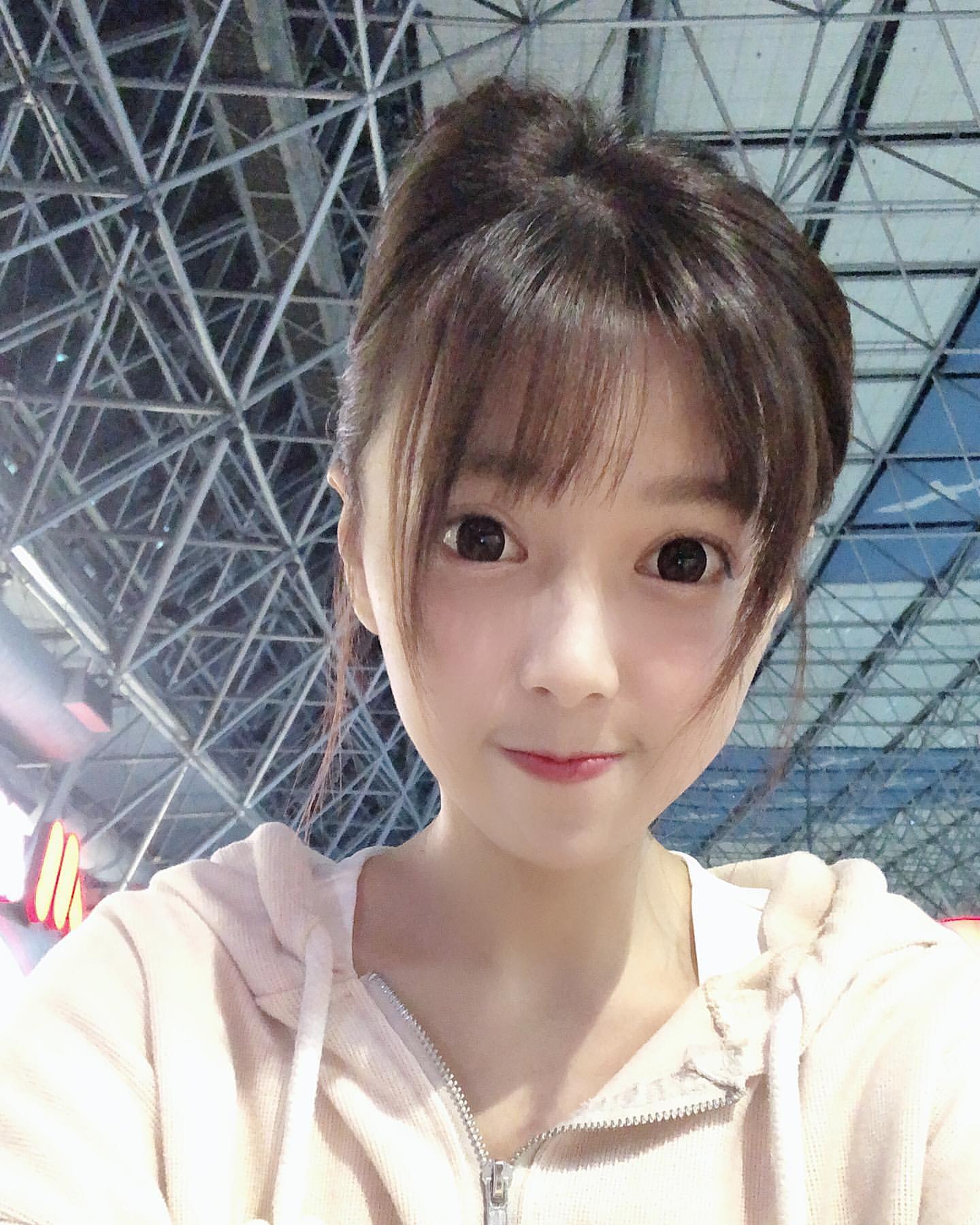 朱維維vivi 超甜美笑容讓人秒淪陷 粉絲高喊戀愛了-第1章-图片8