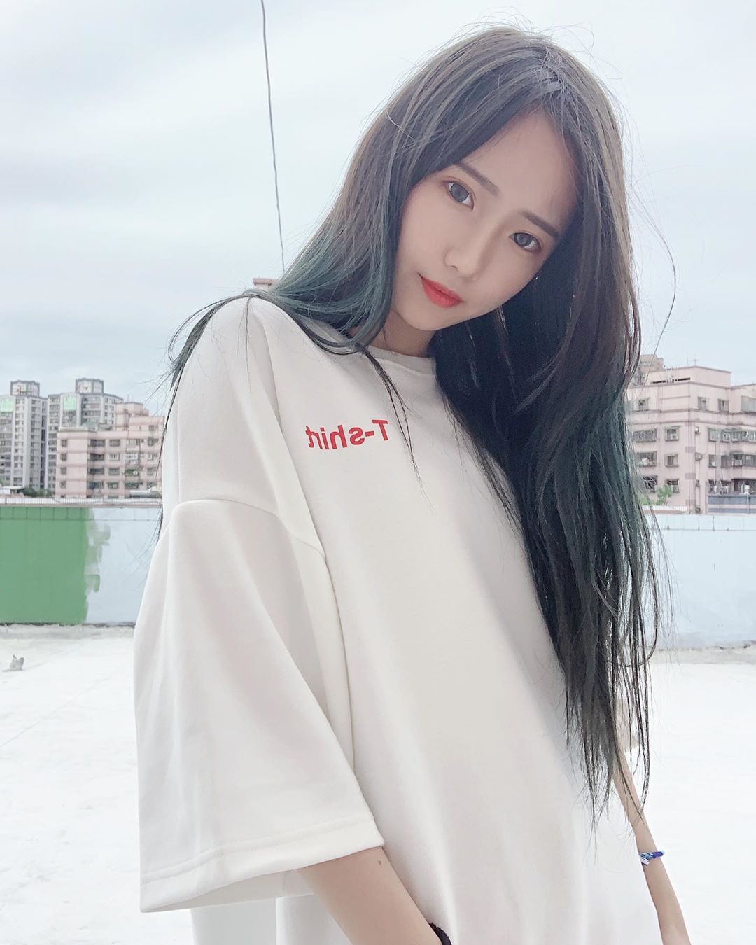 之心 白皙性感女神深藏不露 微笑下暗藏胸器-第1章-图片4