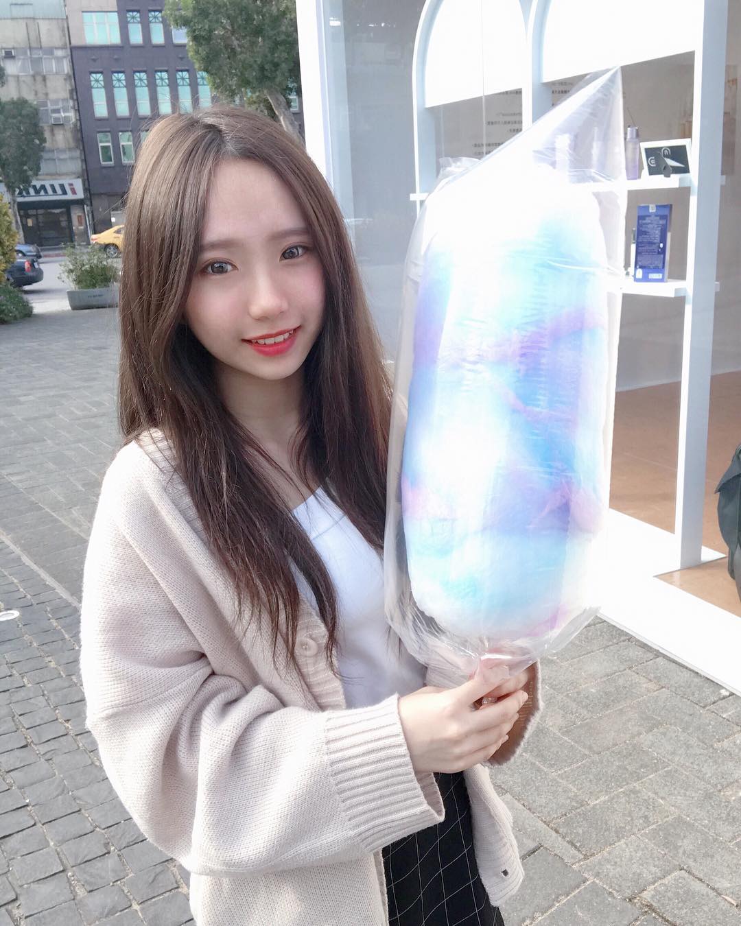 之心 白皙性感女神深藏不露 微笑下暗藏胸器-第1章-图片3